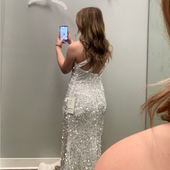 PROM DRESS - was a size 8, got it altered to a size 6. White sequins - Picture 3 of 4
